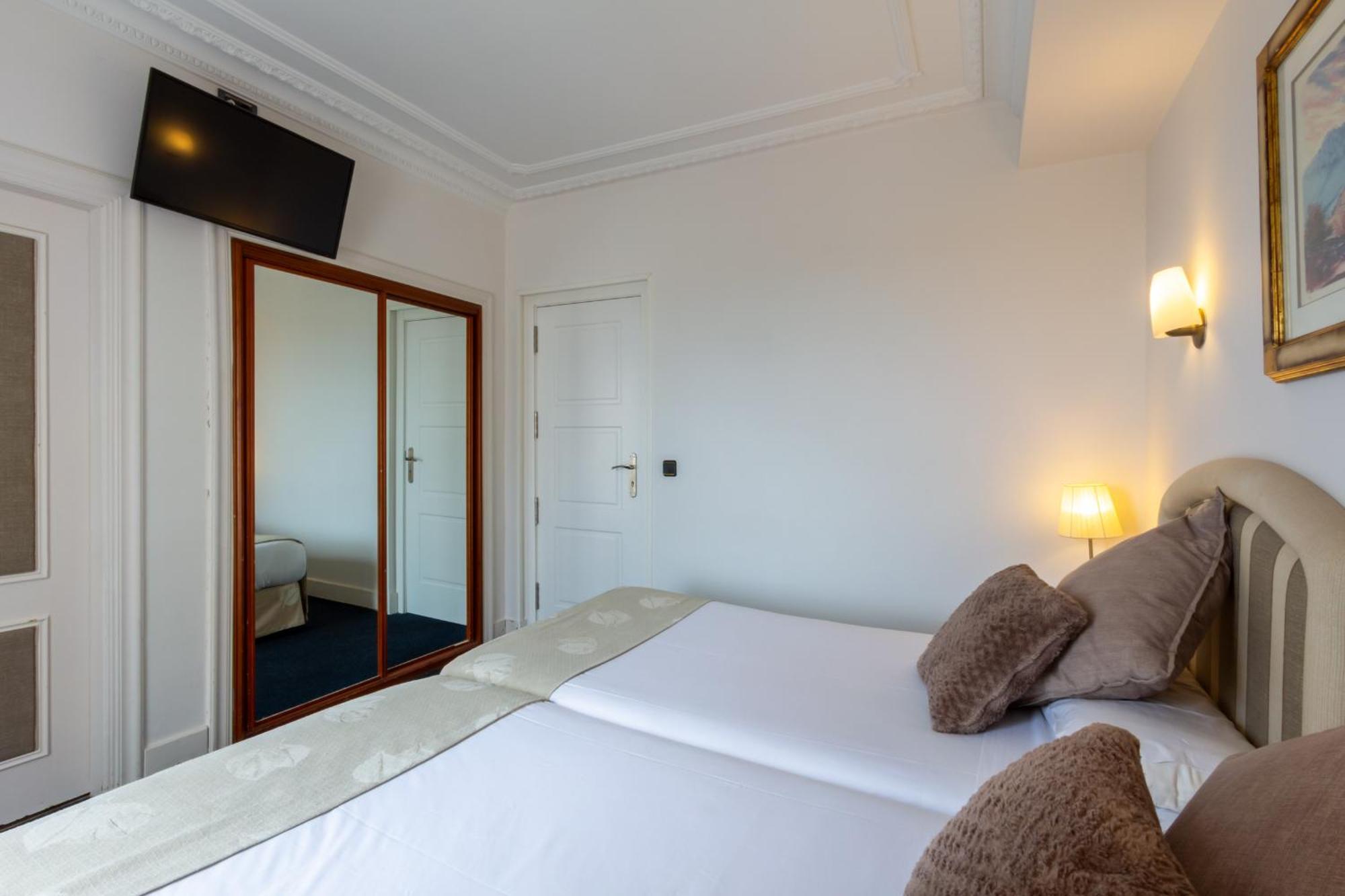 Hotel Marixa Лягвардиа Экстерьер фото