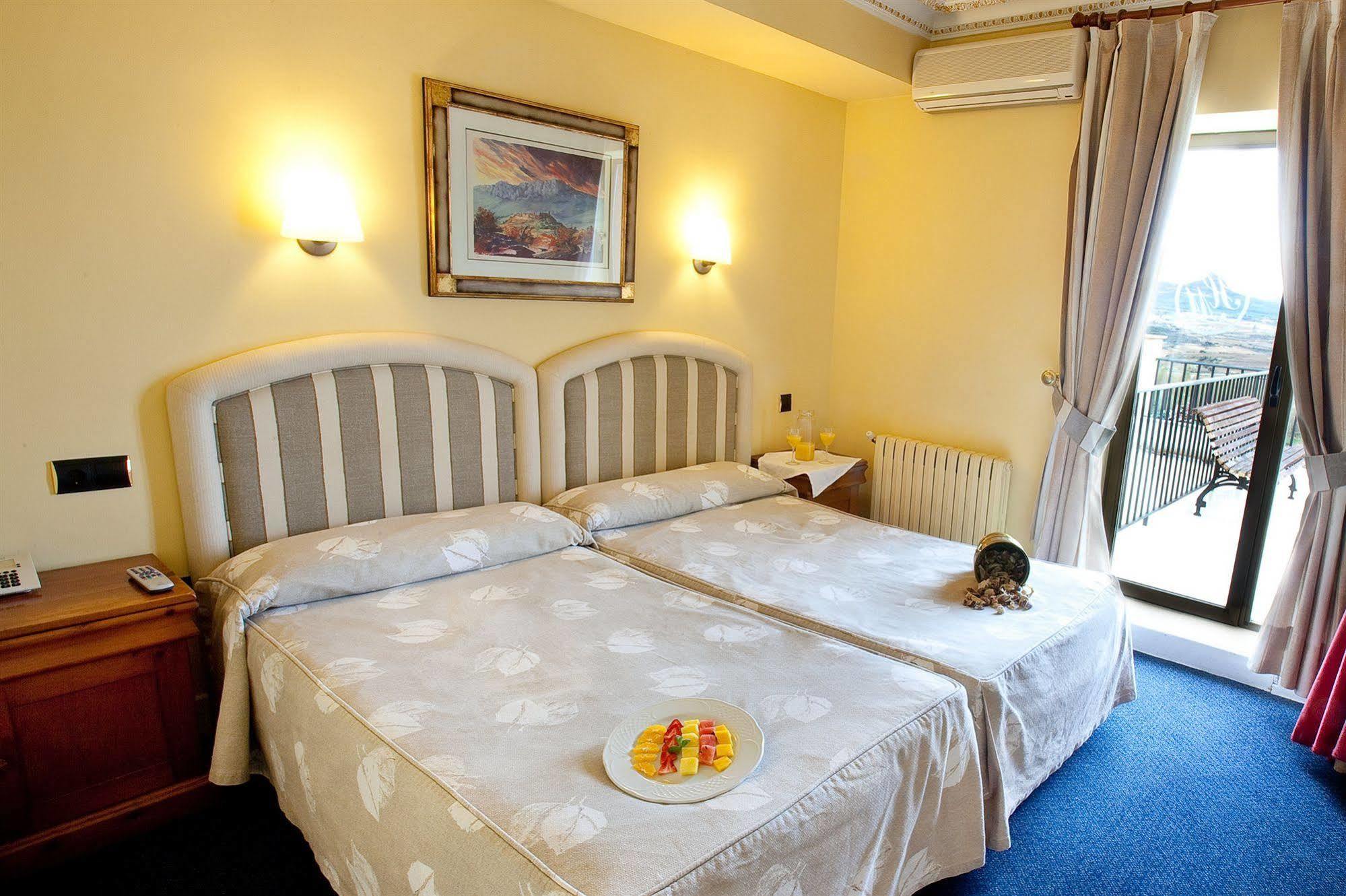 Hotel Marixa Лягвардиа Экстерьер фото